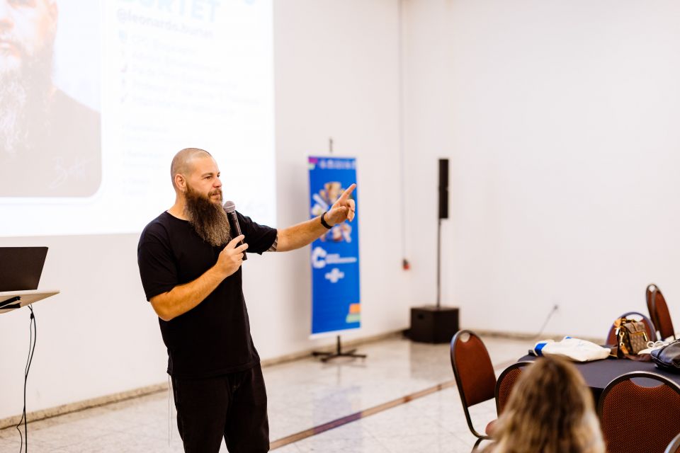 MB Comunicao Empresarial e Organizacional - 