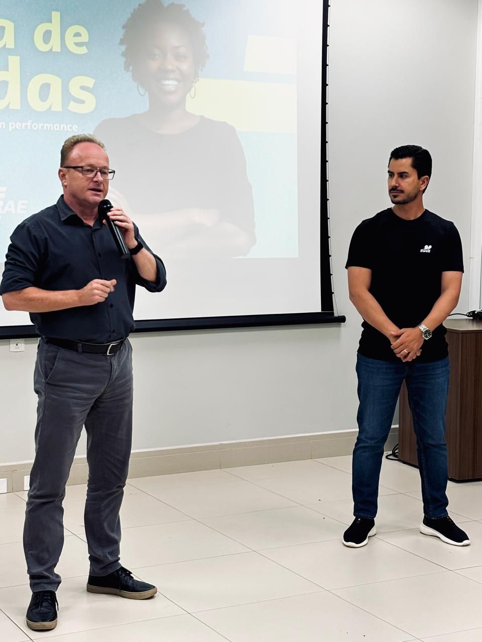 MB Comunicao Empresarial e Organizacional - 