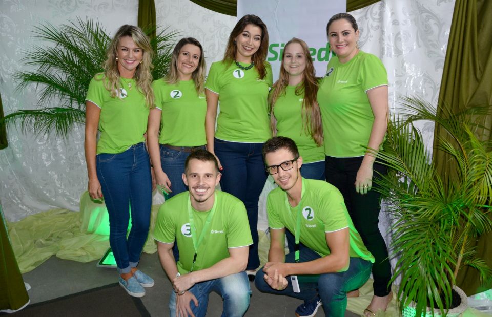 MB Comunicação Empresarial e Organizacional - Equipe de colaboradores da agência Chapecó Santa Maria
