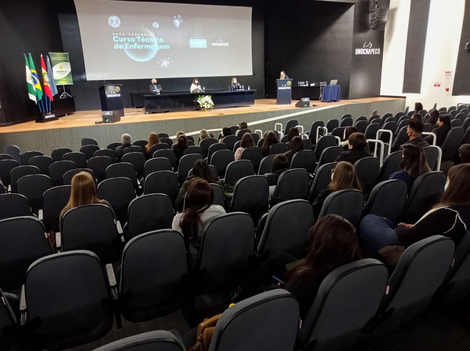 MB Comunicao Empresarial e Organizacional - Aula inaugural do Curso Tcnico em Enfermagem.