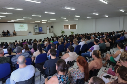 MB Comunica��o Empresarial e Organizacional - Servidores e autoridades acompanharam o lan�amento.