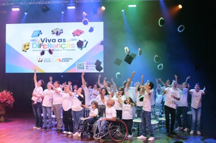 MB Comunica��o Empresarial e Organizacional - Evento Viva as Diferen�as forma alunos no curso de qualifica��o de pessoas com defici�ncia para o mercado de trabalho (Foto Divulga��o/ALB)