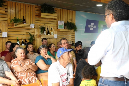 MB Comunica��o Empresarial e Organizacional - Especialista apresenta exemplos de diferentes realidades produtivas e refor�a a conex�o entre conhecimento global e impacto local. (Foto: Bruna Roman/MB Comunica��o)