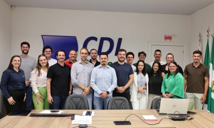 MB Comunica��o Empresarial e Organizacional - Membros e diretoria da CDL Jovem (Keli Magri/MB)