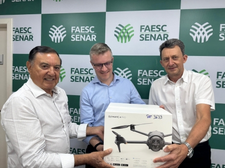 MB Comunica��o Empresarial e Organizacional - Jos� Zeferino Pedrozo, Diego Hemkemeier e Gilmar Ant�nio Zanluchi. (Foto Silvania Cuochinski/MB Comunica��o)