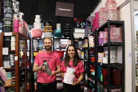 MB Comunica��o Empresarial e Organizacional - Uma das expositoras � Taila Tuane Marcon Conte, propriet�ria da Tupperware (Foto: Karina Ogliari/MB Comunica��o)