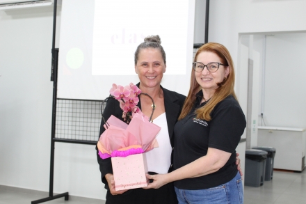 MB Comunica��o Empresarial e Organizacional - A secret�ria do CAPP, Susana Maria Pelisson, recebeu agradecimento � toda equipe pelo apoio ao programa. (Fotos Keli Magri/MB Comunica��o)