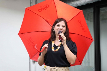 MB Comunica��o Empresarial e Organizacional - A analista de neg�cios do Sebrae/SC, Raquel Gobb, monstrou o compromisso da institui��o com o fortalecimento do empreendedorismo feminino e com a cria��o de oportunidades para o desenvolvimento de neg�cios liderados por mulheres. (Foto: Bruna Roman/MB Comunica��o)