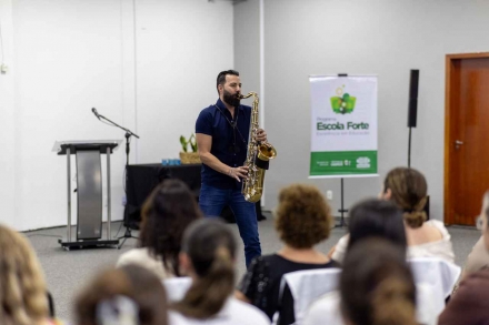 MB Comunica��o Empresarial e Organizacional - A iniciativa demonstra o compromisso com a forma��o continuada dos gestores escolares e reconhece o papel estrat�gico da lideran�a na constru��o de ambientes educacionais mais eficientes, inovadores e alinhados �s demandas contempor�neas. (Foto: Divulga��o/Prefeitura Municipal de Chapec�)