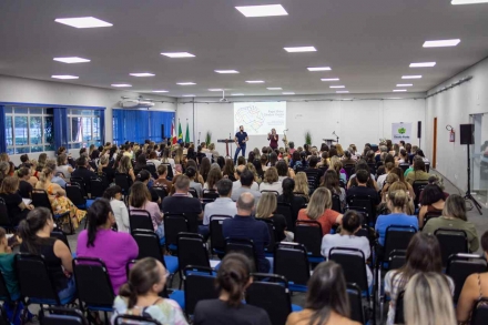 MB Comunica��o Empresarial e Organizacional - A metodologia Papo Show foi desenvolvida pela dupla L�o Sperb e Iara Cadore Dallabrida. (Foto: Divulga��o/Prefeitura Municipal de Chapec�)