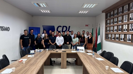 MB Comunica��o Empresarial e Organizacional - Equipe CDL Jovem Chapec�. (Foto MB Comunica��o)