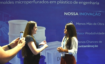 MB Comunica��o Empresarial e Organizacional - Ingriti Duranti, propriet�ria da Din�mica Pl�sticos, destacou que inova��o na ind�stria passa por efici�ncia, seguran�a e qualidade. ( Foto Leonardo Maciel)