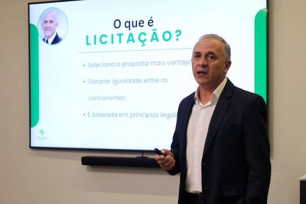 MB Comunica��o Empresarial e Organizacional - Auditor fiscal Vicente Vitelmo Freitas defendeu maior participa��o de empresas locais nos processos (Keli Magri/MB)