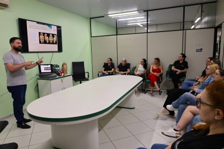 MB Comunica��o Empresarial e Organizacional - Encontro reuniu colaboradoras e familiares de funcion�rios da Credioeste (Keli Magri/MB)