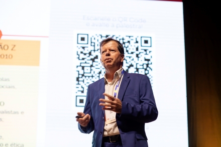 MB Comunica��o Empresarial e Organizacional - Com 39 anos de experi�ncia na agropecu�ria, Vilto Meurer, deu sequ�ncia ao Painel. (Foto: Suellen Santin/MB Comunica��o)