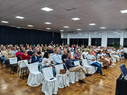 MB Comunica��o Empresarial e Organizacional - Comunidade acompanha apresenta��o do projeto que une cultura e desenvolvimento econ�mico. (Foto: Divulga��o Sebrae/SC)