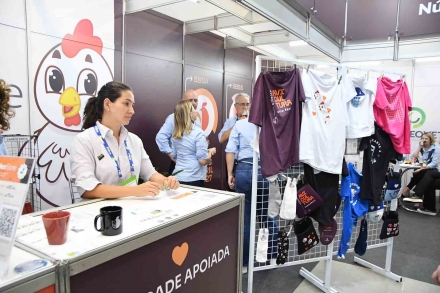 MB Comunica��o Empresarial e Organizacional - N�cleoStore � uma loja de artigos personalizados. (Foto: UQ Eventos)