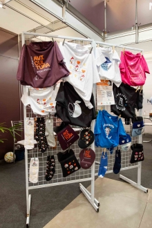 MB Comunica��o Empresarial e Organizacional - Produtos personalizados da N�cleoStore durante o SBSA (Foto: Suellen Santin/MB Comunica��o)