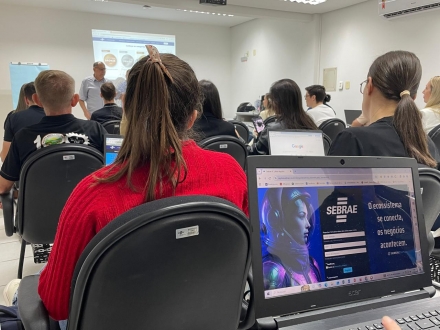 MB Comunica��o Empresarial e Organizacional - O Encontro Regional de S�o Miguel do Oeste reuniu 25 Atendes e Agentes de Desenvolvimento. (Foto: Marcos Meller/MB Comunica��o)