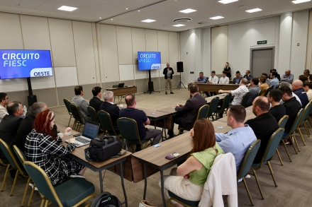 MB Comunica��o Empresarial e Organizacional - Primeiro encontro do Circuito FIESC, programa que vai percorrer as 16 vice-presid�ncias da entidade no estado para aproximar sindicatos industriais e ind�strias e ampliar o di�logo sobre temas estrat�gicos para o setor. (Foto: MB Comunica��o/Sara Bellaver)