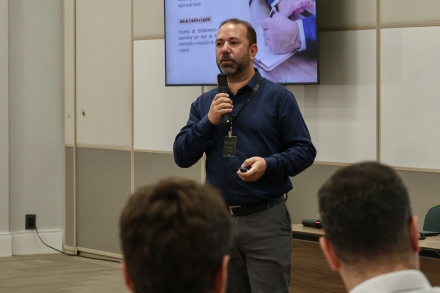 MB Comunica��o Empresarial e Organizacional - Especialistas econ�micos e tribut�rios abordaram o cen�rio atual da ind�stria. (Foto: MB Comunica��o/Sara Bellaver)