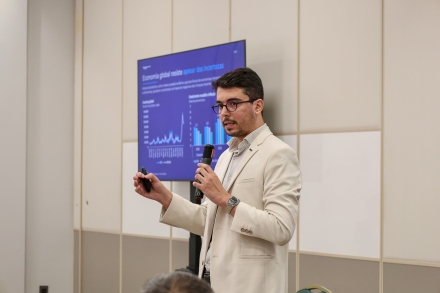 MB Comunica��o Empresarial e Organizacional - Especialistas econ�micos e tribut�rios abordaram o cen�rio atual da ind�stria. (Foto: MB Comunica��o/Sara Bellaver)