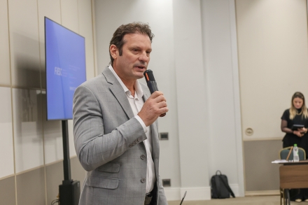 MB Comunica��o Empresarial e Organizacional - Para encerrar o Circuito FIESC regional oeste, os participantes do evento tiveram momento de espa�o de fala, trocas com os especialistas sobre os temas abordados e tamb�m networking. (Foto: MB Comunica��o/Sara Bellaver)
