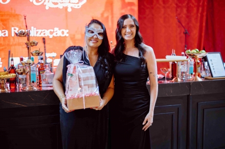 MB Comunica��o Empresarial e Organizacional - Diretora secret�ria adjunta da CDL Chapec� e organizadora do evento, Ana Paula Marchese, e presidente da CDL Mulher Chapec�, Luci Peruzzo (Fotos Divulga��o/CDL Chapec�)