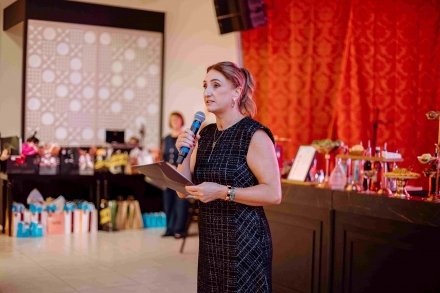 MB Comunica��o Empresarial e Organizacional - Vice-presidente da A��o Social Diocesana, Ieda Maria Sander, apresentou o trabalho da Casa de Acolhida no evento e agradeceu �s arrecada��es (Fotos Divulga��o/CDL Chapec�)