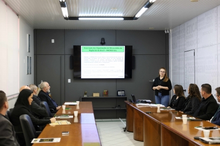 MB Comunica��o Empresarial e Organizacional - Gerente executiva da institui��o, Marcia Biffi, apresentou os resultados operacionais da institui��o. (Foto Keli Magri/MB Comunica��o)