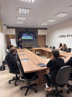 MB Comunica��o Empresarial e Organizacional - Curso trouxe aos lojistas reflex�es pr�ticas sobre como transformar atendimento em estrat�gia (Divulga��o/CDL).