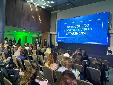 MB Comunica��o Empresarial e Organizacional - Superintendente do Sescoop/SC Neivo Luiz Panho, apresentou o balan�o do setor(Fotos: Divulga��o/Sistema Ocesc)