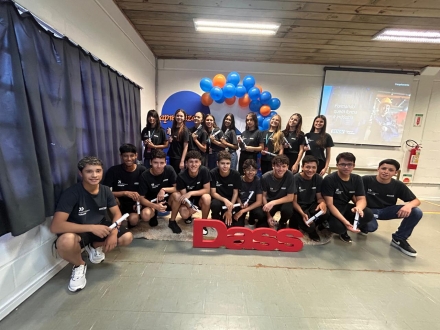 MB Comunica��o Empresarial e Organizacional - A parceria entre o SENAI de S�o Louren�o do Oeste e o grupo Dass resultou na forma��o de 21 jovens no curso de Aprendizagem Industrial de Costureiro Industrial do Vestu�rio. (Foto: Divulga��o)