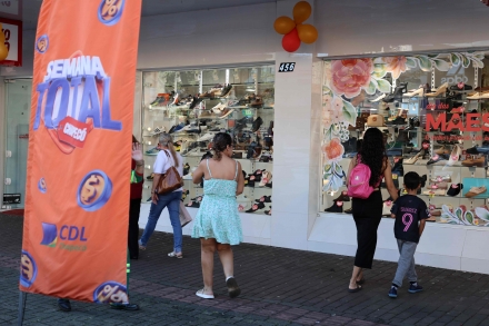 MB Comunica��o Empresarial e Organizacional - Consumidores v�o �s compras estimulados pela campanha de pr�mios