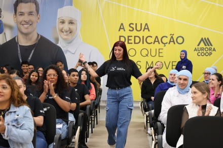 MB Comunica��o Empresarial e Organizacional - 30 imigrantes que trabalham na unidade da Aurora Coop em Guatambu receberam certificado.
