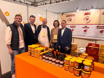 MB Comunica��o Empresarial e Organizacional - Secret�rio de Estado da Agricultura e Pecu�ria, Admir Edi Dalla Cort; presidente da Faasc, Agenor Sartori; e superintendente do Senar/SC, Gilmar Ant�nio Zanluchi. (Foto: Silvania Cuochinski/MB Comunica��o)