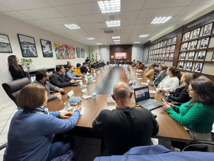 MB Comunica��o Empresarial e Organizacional - Klaus tamb�m salientou que a associa��o atua como uma parceira das empresas na busca por solu��es e na defesa de pautas que impactam o ambiente de neg�cios. (D�bora Favretto/MB Comunica��o)