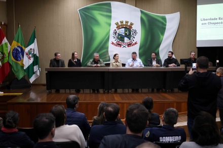 MB Comunica��o Empresarial e Organizacional - Os avan�os do Facilita Mais ganham destaque durante a apresenta��o realizada no audit�rio da Prefeitura. (Foto: Bruna Roman/MBComunica��o)