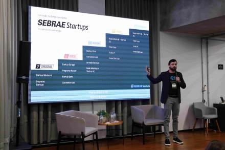 MB Comunica��o Empresarial e Organizacional - O gestor de Projetos do Sebrae/SC na Regional Oeste, Ren� Luiz Anziliero, detalhou a jornada de apoio oferecida pela institui��o e os programas destinados aos diferentes n�veis de maturidade das startups. (Foto: Bruna Roman/MBComunica��o)